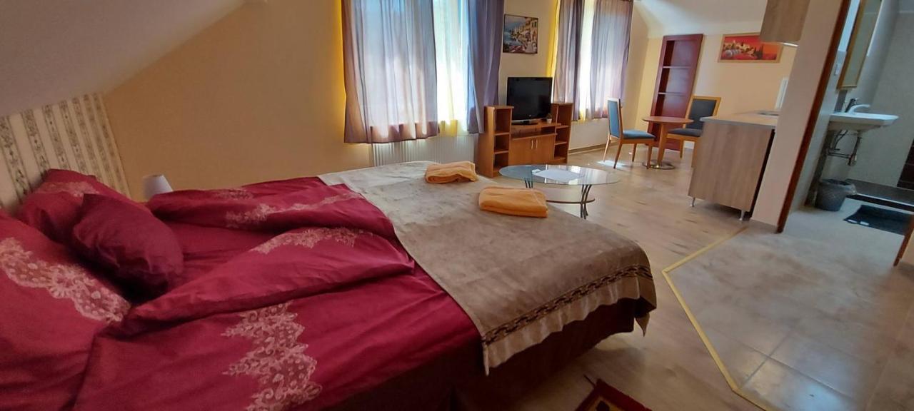 Villa Verteskacsa Vértesacsa Buitenkant foto