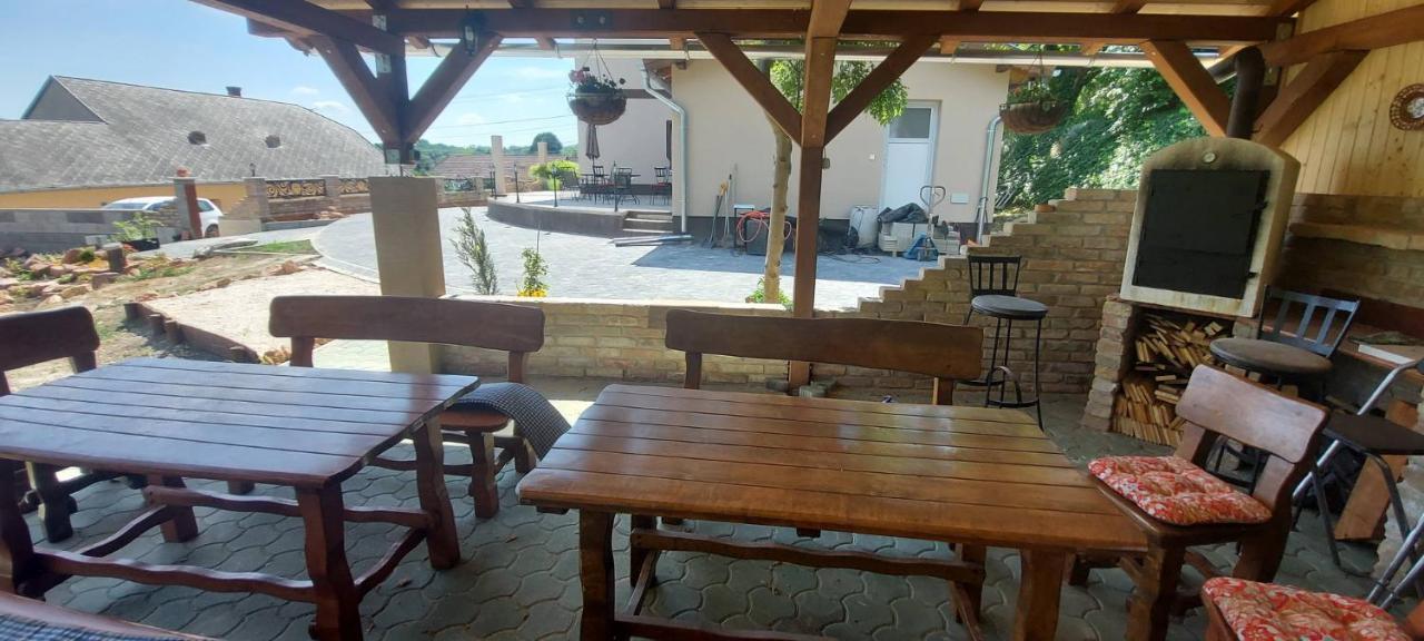 Villa Verteskacsa Vértesacsa Buitenkant foto