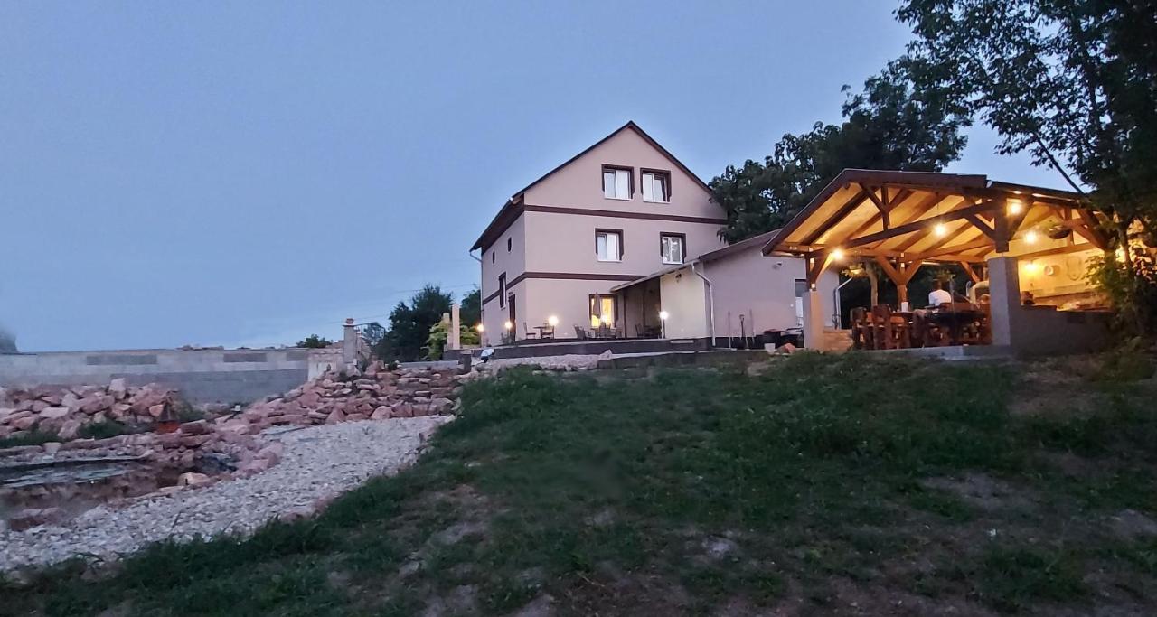 Villa Verteskacsa Vértesacsa Buitenkant foto